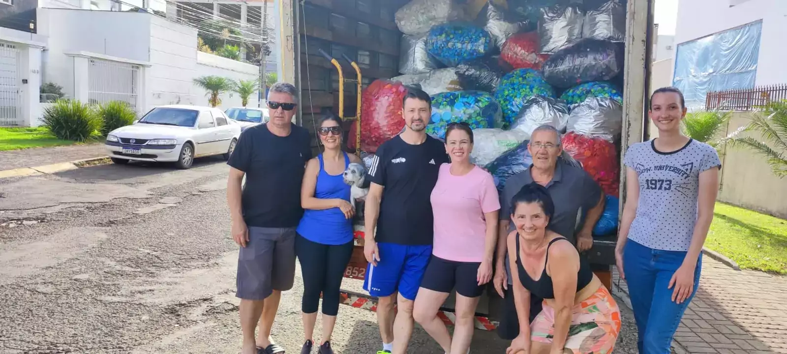 Chapecó une forças pela causa animal e ambiental com a reciclagem de tampinhas